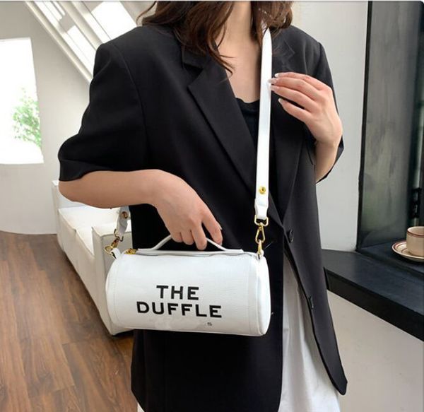 the duffle bag designer women's leather shoulder bag 2023 retro letter wide shoulder strap single crossbody bucket tote 23-12-12cm, Black;red
the duffle bag designer women's leather shoulder bag 2023 retro letter wide shoulder strap single crossbody bucket tote 23-12-12cm, Black;red