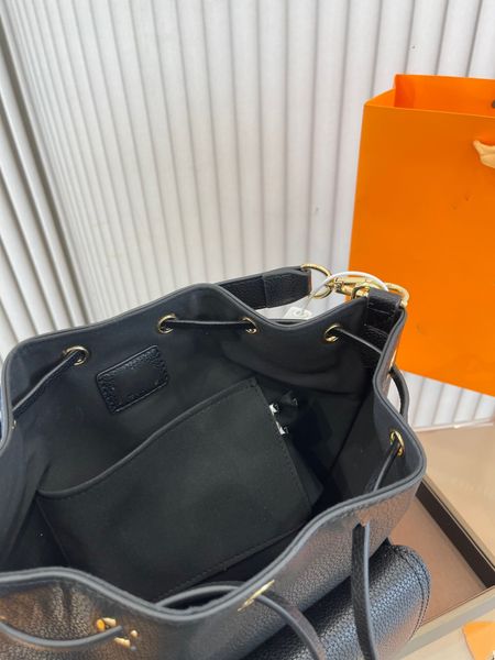 men and women's bucket bags, fashionable crossbody bags, casual and versatile commuting bags, trendy summer
men and women's bucket bags, fashionable crossbody bags, casual and versatile commuting bags, trendy summer