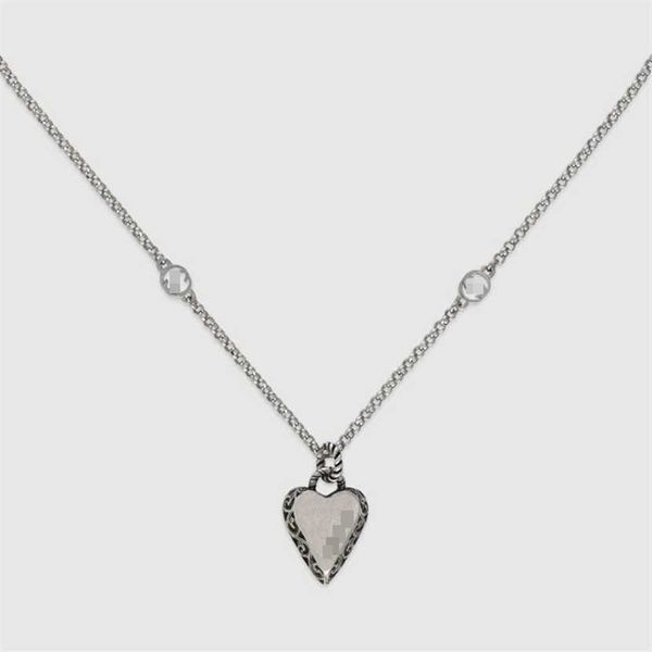 2023 gujia 925 sterling silver old heart carved necklace g family love pendant pattern collar chain
2023 gujia 925 sterling silver old heart carved necklace g family love pendant pattern collar chain