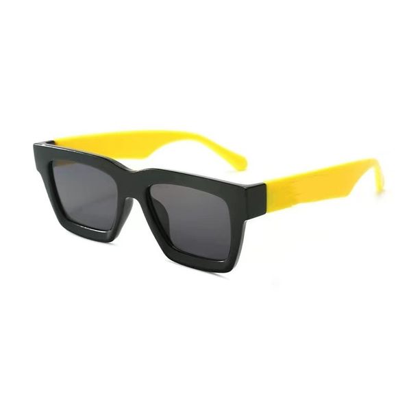 new european and american two-tone stitched fashion sunglasses, women's high-end moisture-proof sunscreen travel personality sunglasses, White;black
new european and american two-tone stitched fashion sunglasses, women's high-end moisture-proof sunscreen travel personality sunglasses, White;black