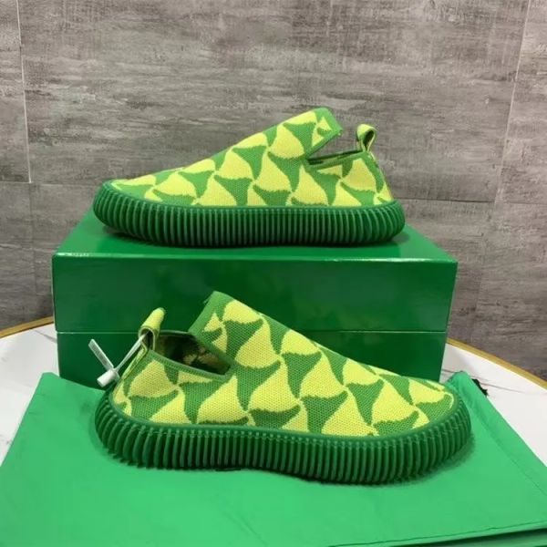 casual shoes summer new designer men and women ripple sneaker knitted fabric soft sole sport shoe outdoor thin strap running size 35-45, Black
casual shoes summer new designer men and women ripple sneaker knitted fabric soft sole sport shoe outdoor thin strap running size 35-45, Black