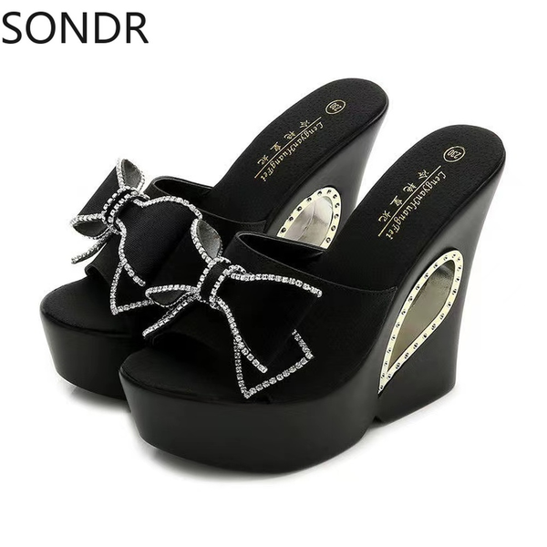 2023 womens slippers creepers shoes platform bowknot rhinestones crystal wedge super 13cm high heel new summer hollow black 2023
2023 womens slippers creepers shoes platform bowknot rhinestones crystal wedge super 13cm high heel new summer hollow black 2023