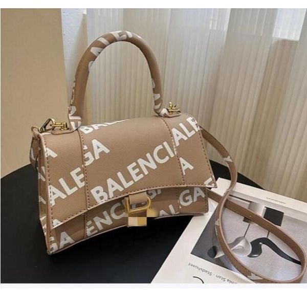 fashion design pu leather crossbody bags for women luxury korean version simple shoulder bag female purse and handbag wangwang898, Black;red
fashion design pu leather crossbody bags for women luxury korean version simple shoulder bag female purse and handbag wangwang898, Black;red