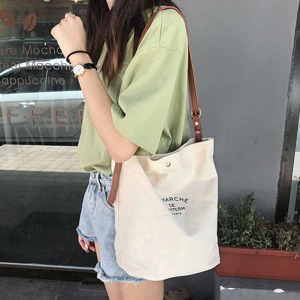 south korea east gate new spliced canvas one shoulder large bag ins casual daily crossbody letter canvas bag
south korea east gate new spliced canvas one shoulder large bag ins casual daily crossbody letter canvas bag