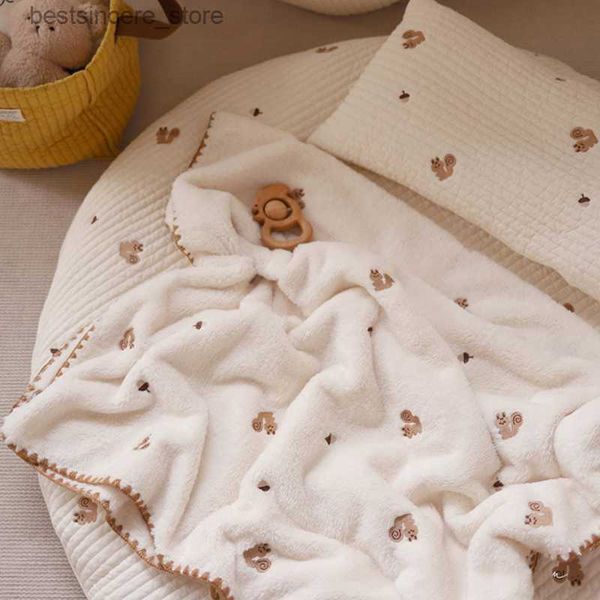 embroidered bear baby blanket warm soft fleece towel newborn swaddling blanket wrap cotton infant bedding stroller cover winter l230522
embroidered bear baby blanket warm soft fleece towel newborn swaddling blanket wrap cotton infant bedding stroller cover winter l230522