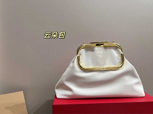 valentiino designer atmosphere 2023 bag bags lady purse spring/summer clip cloud letter metal simple v dumplings one shoulder crossbody dinn
valentiino designer atmosphere 2023 bag bags lady purse spring/summer clip cloud letter metal simple v dumplings one shoulder crossbody dinn