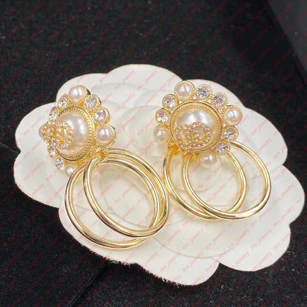 gold pearl luxury stud aretes pretty feminine earrings. trendy designer earrings for women. valentine's day wedding party favors high e, Golden;silver
gold pearl luxury stud aretes pretty feminine earrings. trendy designer earrings for women. valentine's day wedding party favors high e, Golden;silver