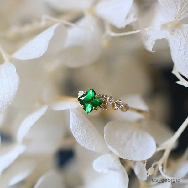 band rings cute female small square green stone ring fashion crystal promise love engagement ring zircon wedding rings for women r230625, Silver
band rings cute female small square green stone ring fashion crystal promise love engagement ring zircon wedding rings for women r230625, Silver