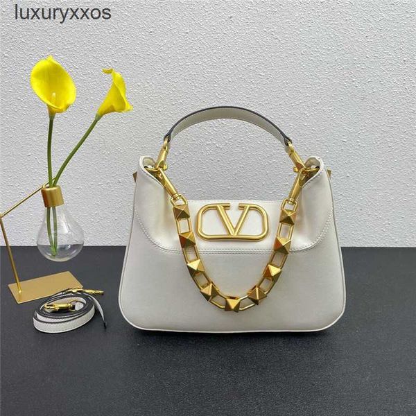 celebrity leather bags valention same genuine designer bag women's rivet chain crossbody letter metal buckle handheld one shoulder unde
celebrity leather bags valention same genuine designer bag women's rivet chain crossbody letter metal buckle handheld one shoulder unde