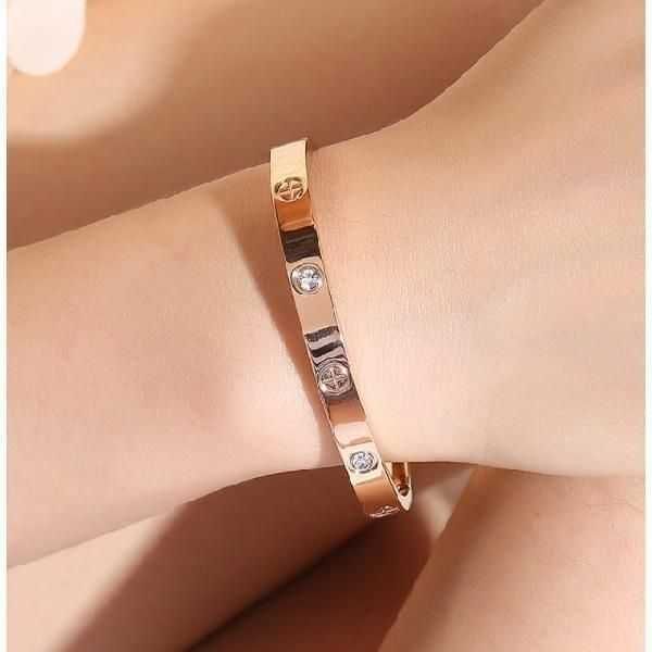 designer colorless titanium steel clasp rose gold bracelet women's fashion classic versatile mesh red light luxury small handwear, Black
designer colorless titanium steel clasp rose gold bracelet women's fashion classic versatile mesh red light luxury small handwear, Black