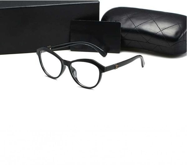 original the new 5521 flat light sunglasses fashionable and have small fragrance. uv resistant glasses are the same as those of celebrities, White;black
original the new 5521 flat light sunglasses fashionable and have small fragrance. uv resistant glasses are the same as those of celebrities, White;black