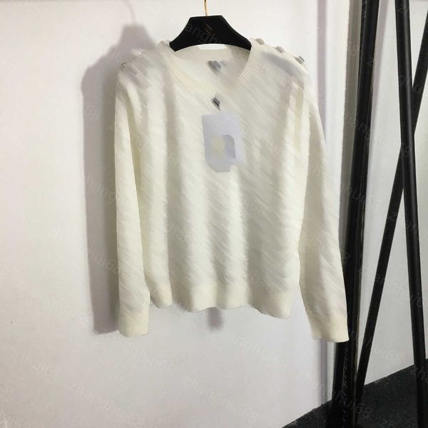 23ss womens designer clothing women sweater custom shoulder buckle decoration can open shoulder logo jacquard long-sleeved pullover sweater, White;black
23ss womens designer clothing women sweater custom shoulder buckle decoration can open shoulder logo jacquard long-sleeved pullover sweater, White;black