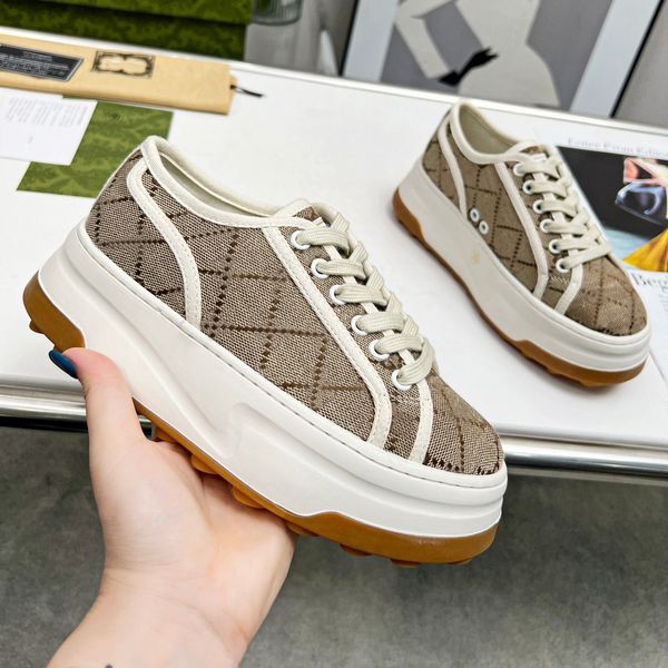 luxury designer shoes women's low canvas sneakers outdoor platform casual shoe couples women trainers size 35-40, Black
luxury designer shoes women's low canvas sneakers outdoor platform casual shoe couples women trainers size 35-40, Black