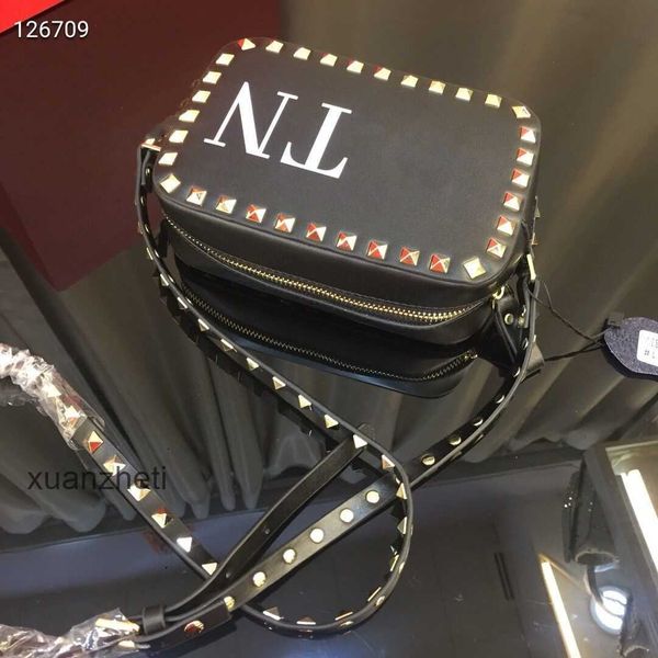 fashion classic shoulder handbag designer valenti women fashionable bags women's genuine leather rivet printed double zipper j70j
fashion classic shoulder handbag designer valenti women fashionable bags women's genuine leather rivet printed double zipper j70j