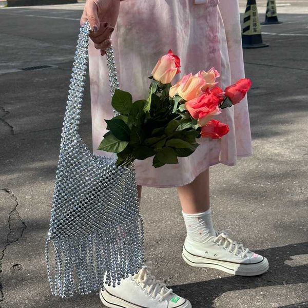 2023 new women's sparkling silver tassel beaded shoulder bag banquet fashion design silver women's bag 230625
2023 new women's sparkling silver tassel beaded shoulder bag banquet fashion design silver women's bag 230625
