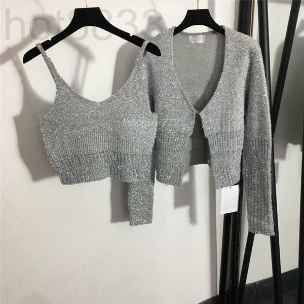 women's sweaters designer slim knit knits with letters button girls milan runway v-neck crop shirt high end long sleeve stretch cardig, White;black
women's sweaters designer slim knit knits with letters button girls milan runway v-neck crop shirt high end long sleeve stretch cardig, White;black