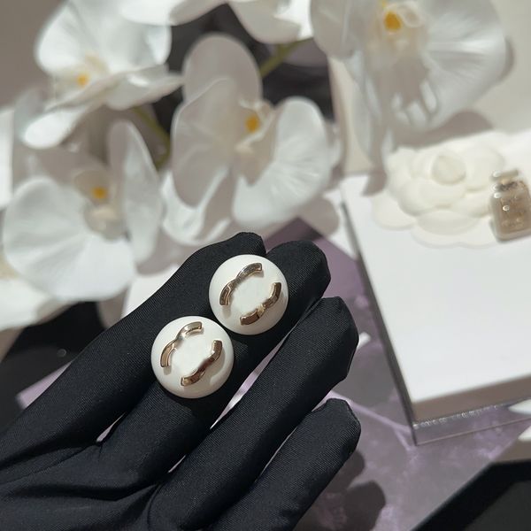 designer earrings channel diamond pearl gold round peach heart stud c letter women jewelry wedding party holidays gift, Golden;silver
designer earrings channel diamond pearl gold round peach heart stud c letter women jewelry wedding party holidays gift, Golden;silver
