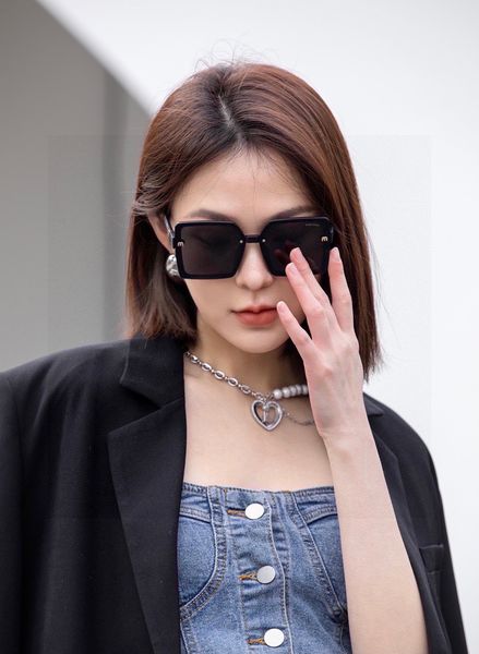 miu2023miu sunglass designer ladies prom for women birthday elegant miumiu678 miumiu677 miumius sunglasses miumiubag triomphe, Black;white
miu2023miu sunglass designer ladies prom for women birthday elegant miumiu678 miumiu677 miumius sunglasses miumiubag triomphe, Black;white