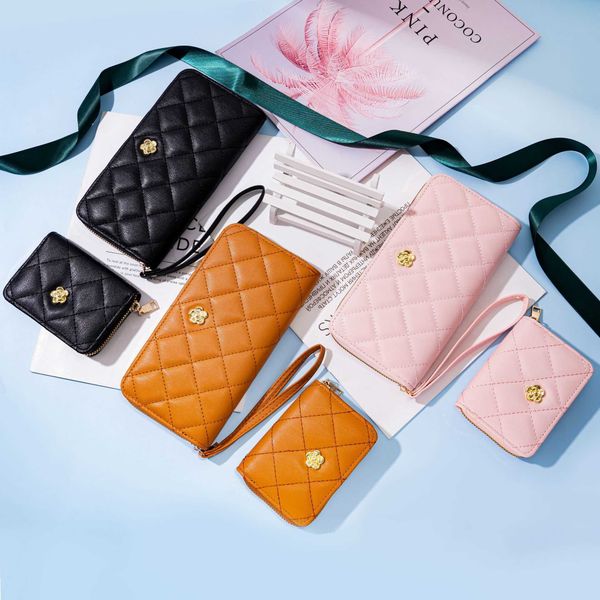new light luxury versatile small fragrant wind women's wrist wallet card bag large capacity women's mobile phone bag
new light luxury versatile small fragrant wind women's wrist wallet card bag large capacity women's mobile phone bag