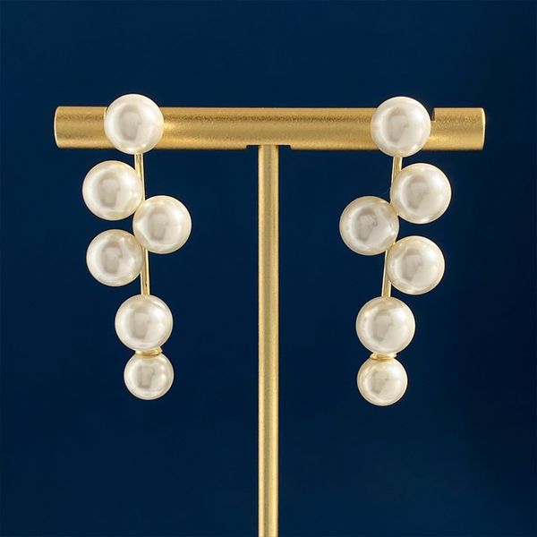 new arrival fashion jewelry pearl stud earrings for women 18k gold designer style, Silver
new arrival fashion jewelry pearl stud earrings for women 18k gold designer style, Silver