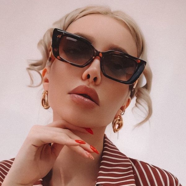 2023 fashionable basha boutique style selling cat eye appearance hollow mirror legs for women's pc luxury sunglasses essential style fo, White;black
2023 fashionable basha boutique style selling cat eye appearance hollow mirror legs for women's pc luxury sunglasses essential style fo, White;black