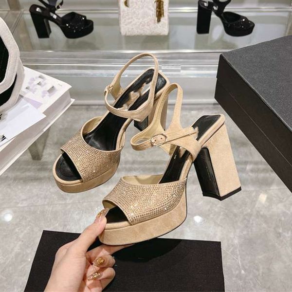 summer popular women sandals 2023 channel luxury brand business dress wedding party leather high heels casual flat slipper 016-09, Black
summer popular women sandals 2023 channel luxury brand business dress wedding party leather high heels casual flat slipper 016-09, Black