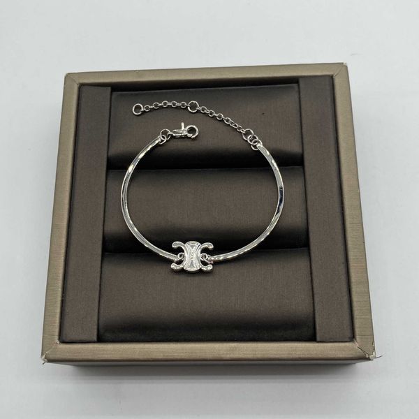 celi's triumphal arch of saijia's new product in a niche design french light luxury and simple bracelet jewelry, Golden;silver
celi's triumphal arch of saijia's new product in a niche design french light luxury and simple bracelet jewelry, Golden;silver