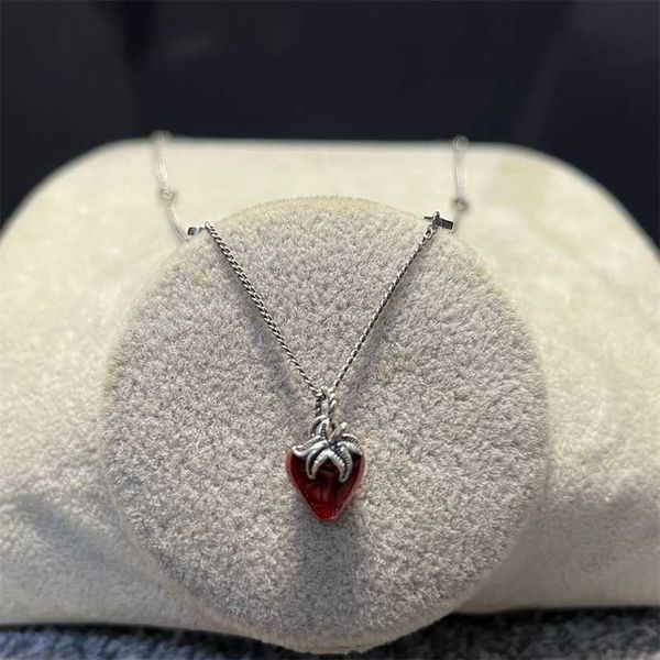 2023 gujia strawberry bracelet collar chain women's pendant sterling silver s925 fashion necklace
2023 gujia strawberry bracelet collar chain women's pendant sterling silver s925 fashion necklace