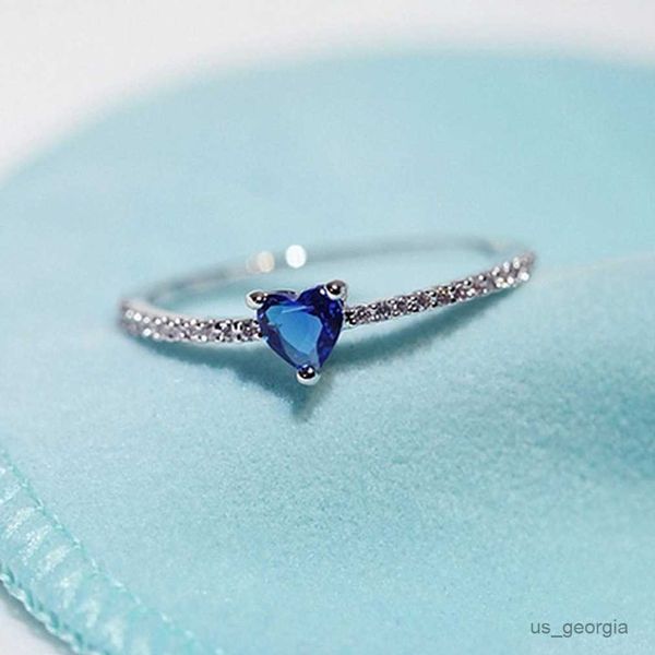 band rings cute female blue crystal stone ring rose gold silver color engagement ring luxury heart zircon wedding rings for women r230625
band rings cute female blue crystal stone ring rose gold silver color engagement ring luxury heart zircon wedding rings for women r230625