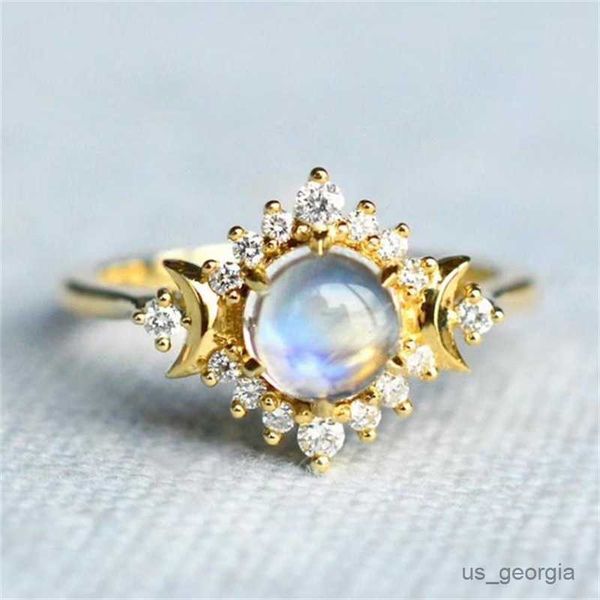 band rings luxury female white crystal moon stone ring charm gold wedding rings for women cute bride round zircon engagement ring r230625, Silver
band rings luxury female white crystal moon stone ring charm gold wedding rings for women cute bride round zircon engagement ring r230625, Silver