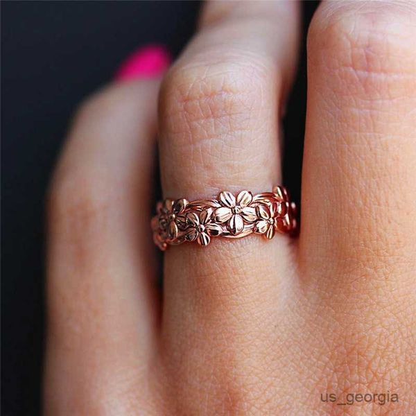 band rings cute female flower metal finger ring romantic party engagement rings for women fashion rose gold wedding ring r230625, Silver
band rings cute female flower metal finger ring romantic party engagement rings for women fashion rose gold wedding ring r230625, Silver