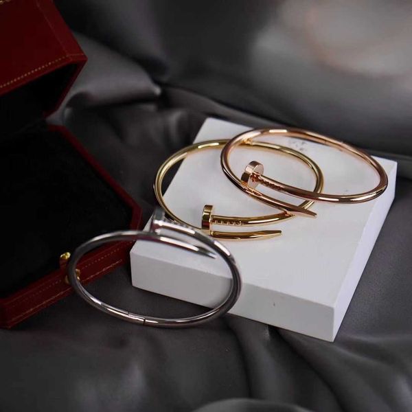 designer new s925 sterling silver classic nail bracelet full style fashion personalized trend valentine's day high end edition carti or, Black
designer new s925 sterling silver classic nail bracelet full style fashion personalized trend valentine's day high end edition carti or, Black