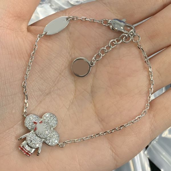 Brand 18K Gold Silver Chain Charm Bracelet Bangle Fashion Women's Letter Pendant Clover Flower Bracelet Wedding Special Luxury Design Elegant Jewelry
Brand 18K Gold Silver Chain Charm Bracelet Bangle Fashion Women's Letter Pendant Clover Flower Bracelet Wedding Special Luxury Design Elegant Jewelry