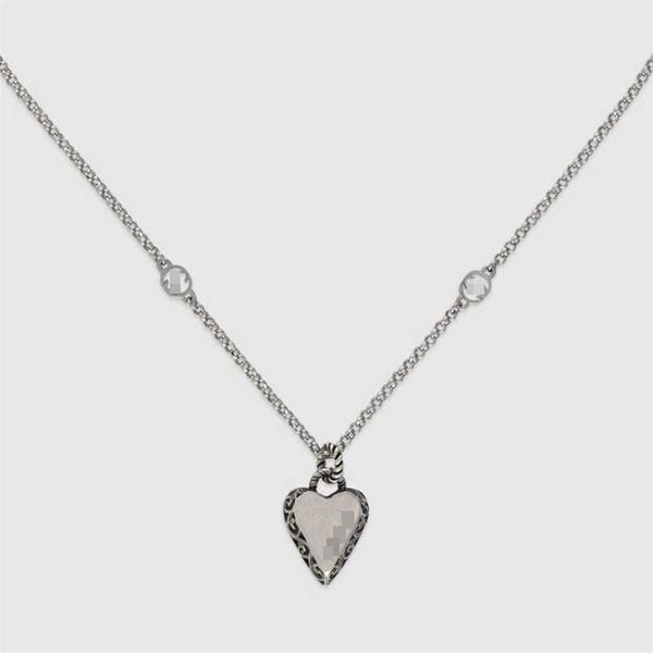 2023 gujia 925 sterling silver old heart carved necklace g family love pendant pattern collar chain
2023 gujia 925 sterling silver old heart carved necklace g family love pendant pattern collar chain