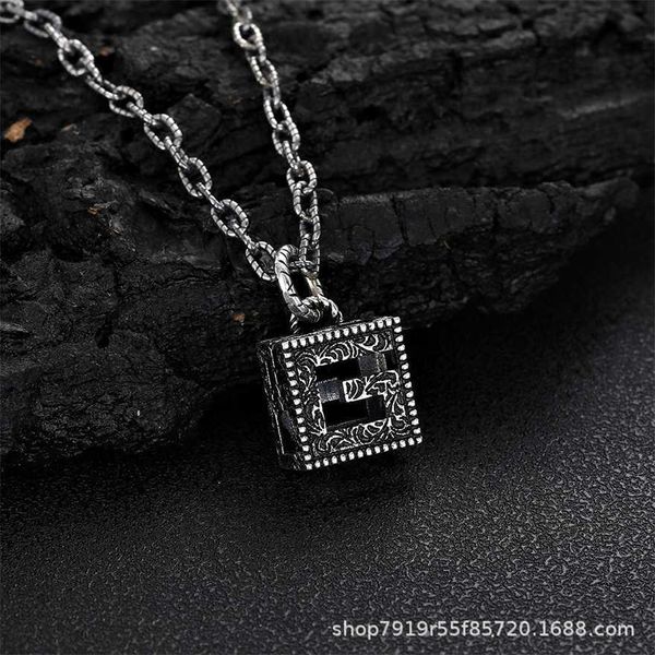 2023 gujia s925 sterling silver square g hollow pendant fashion versatile style men's and women's necklace
2023 gujia s925 sterling silver square g hollow pendant fashion versatile style men's and women's necklace