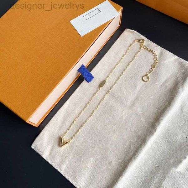 with box never fading designer pendant necklaces gold plated v letter luxury brand choker pendant necklace chain jewelry accessories, Silver
with box never fading designer pendant necklaces gold plated v letter luxury brand choker pendant necklace chain jewelry accessories, Silver