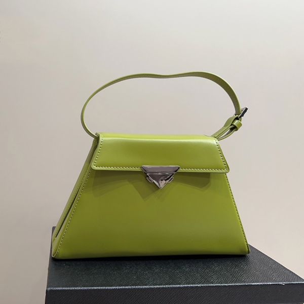 women tote bag retro underarm bag designer armpit bag luxury shoulder bags handle handbags flap bags purse leather hardware triangle sequin
women tote bag retro underarm bag designer armpit bag luxury shoulder bags handle handbags flap bags purse leather hardware triangle sequin
