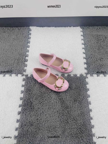 girl flat shoes fashion metal logo decoration child sneakers kids athletic shoe box packaging new listing, Black;grey
girl flat shoes fashion metal logo decoration child sneakers kids athletic shoe box packaging new listing, Black;grey