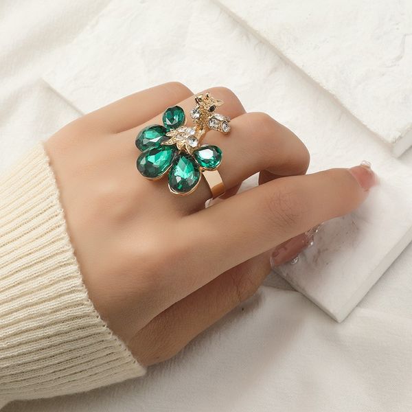 new indian style exquisite and creative water diamond glass peacock exaggerated three-dimensional living ring, Golden;silver
new indian style exquisite and creative water diamond glass peacock exaggerated three-dimensional living ring, Golden;silver