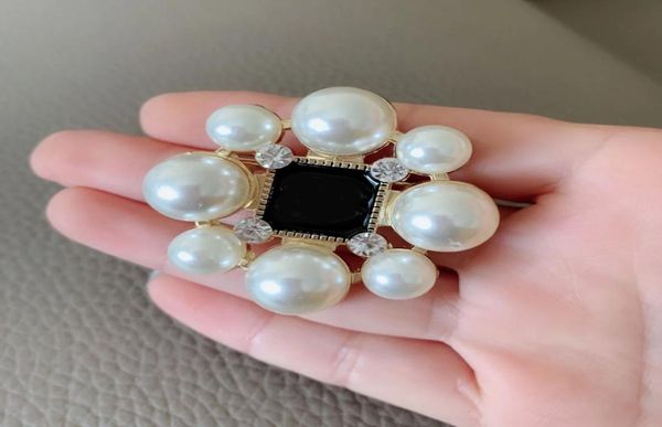 5cm classic c style large and small pearl flower fashion blossom brooch accessories europe and america ladies collection badges cl1513109, Gray
5cm classic c style large and small pearl flower fashion blossom brooch accessories europe and america ladies collection badges cl1513109, Gray