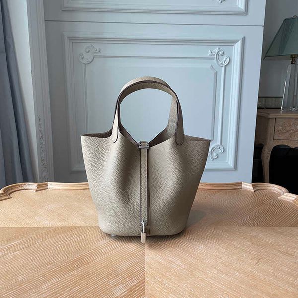 wholesale designer h ormes totes handbags new leather vegetable basket cowhide women's bag leisure bucket handbag soft open pure have l
wholesale designer h ormes totes handbags new leather vegetable basket cowhide women's bag leisure bucket handbag soft open pure have l