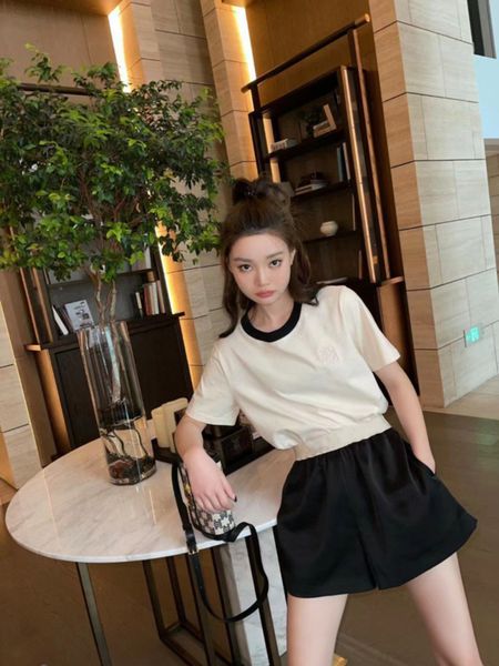 the new summer satin high waisted shorts for women are loose and slim, fashionable and versatile, comfortable and comfortable., White;black
the new summer satin high waisted shorts for women are loose and slim, fashionable and versatile, comfortable and comfortable., White;black
