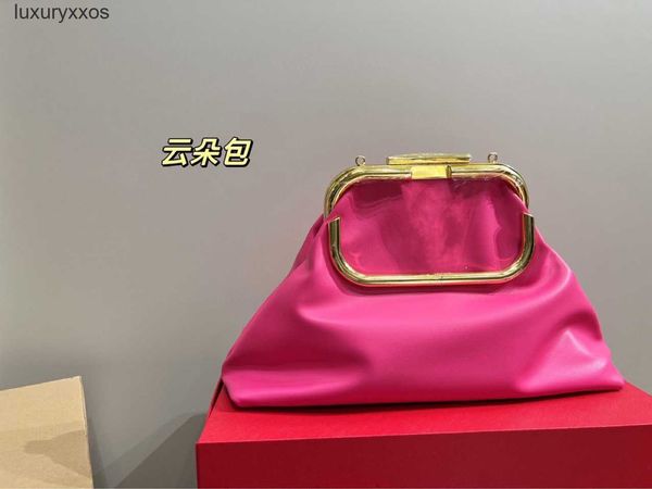 2023 designer valentiino bag bags lady purse spring/summer clip letter metal simple atmosphere cloud 2023 v dumplings one shoulder crossbody
2023 designer valentiino bag bags lady purse spring/summer clip letter metal simple atmosphere cloud 2023 v dumplings one shoulder crossbody