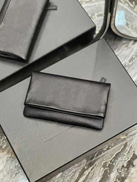 2023 new women's clutch bag high-end quality retro sense and cool sense in the clutch capacity is also very enough with a pocket inside
2023 new women's clutch bag high-end quality retro sense and cool sense in the clutch capacity is also very enough with a pocket inside