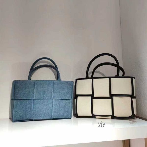 designer bottegas tote arco netizen fashion versatile woven handheld tote bag with high capacity mommy bag new women's bag
designer bottegas tote arco netizen fashion versatile woven handheld tote bag with high capacity mommy bag new women's bag