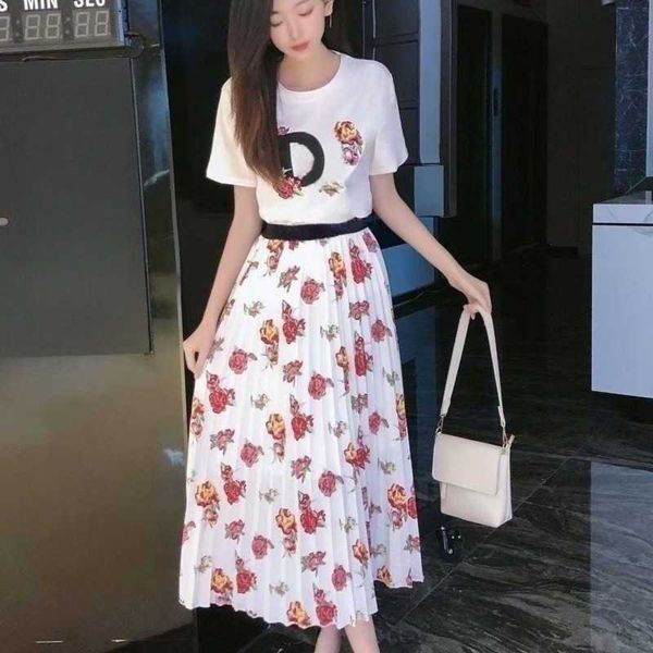 summer womens set designer skirt set 23ss new letter badge t-shirt long skirt women two-piece casual cotton t shirt suit, White
summer womens set designer skirt set 23ss new letter badge t-shirt long skirt women two-piece casual cotton t shirt suit, White