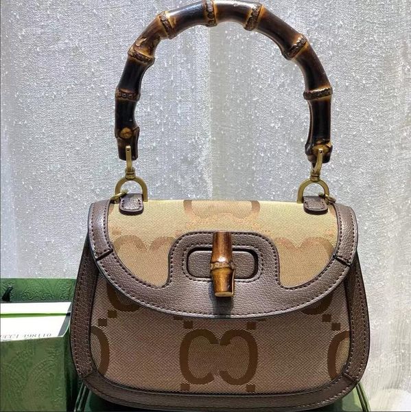 luxury designer wallet bag cross body shoulder purse bamboo fashion lady shopping handbag women letter popular tote cartoon pillow practical
luxury designer wallet bag cross body shoulder purse bamboo fashion lady shopping handbag women letter popular tote cartoon pillow practical