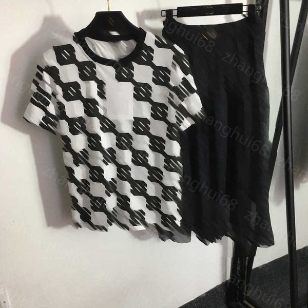 23ss womens designer clothing skirt set logo printed black and white checkered short sleeve t-shirt logo printed chiffon mesh half skirt set
23ss womens designer clothing skirt set logo printed black and white checkered short sleeve t-shirt logo printed chiffon mesh half skirt set