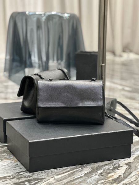 738820 women's crossbody bag high-end quality shoulder bag bag capacity is enough clamshell design internal zipper a total of four laye
738820 women's crossbody bag high-end quality shoulder bag bag capacity is enough clamshell design internal zipper a total of four laye