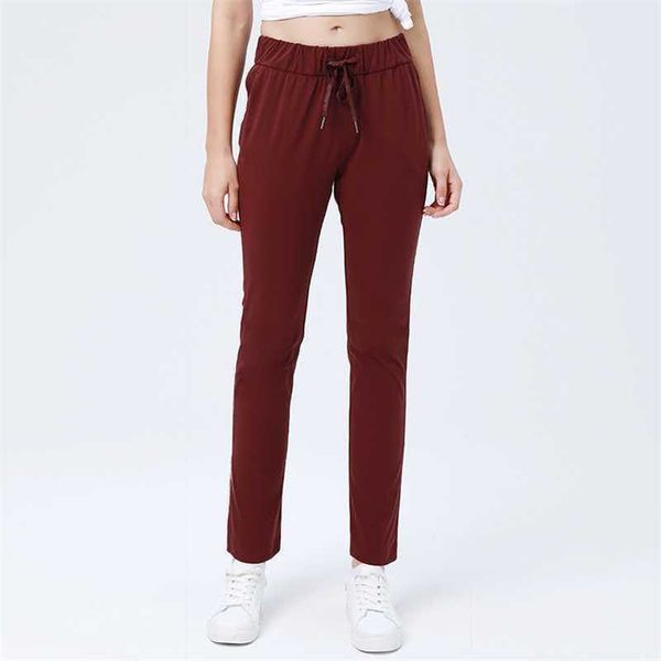 new lulu pocket yoga pants loose fit skincare long pants quick drying elastic sports casual pants for women in autumn and winter, Black;white
new lulu pocket yoga pants loose fit skincare long pants quick drying elastic sports casual pants for women in autumn and winter, Black;white